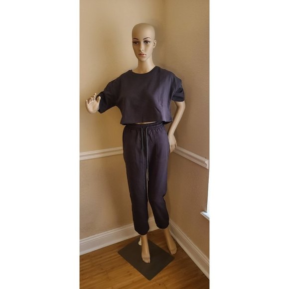 Chasing You Cropped Top and Jogger Set in Dark Gre - Picture 2 of 11